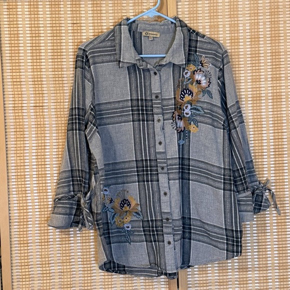 Democracy Womans XL Shirt Button Up Plaid Embroidered Floral Cottagecore Western - Picture 1 of 9